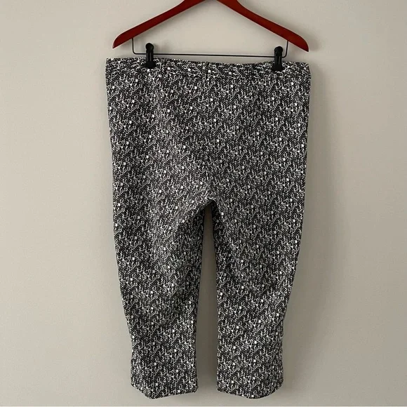 Cropped Pattern Dress Pant - Picture 2 of 3